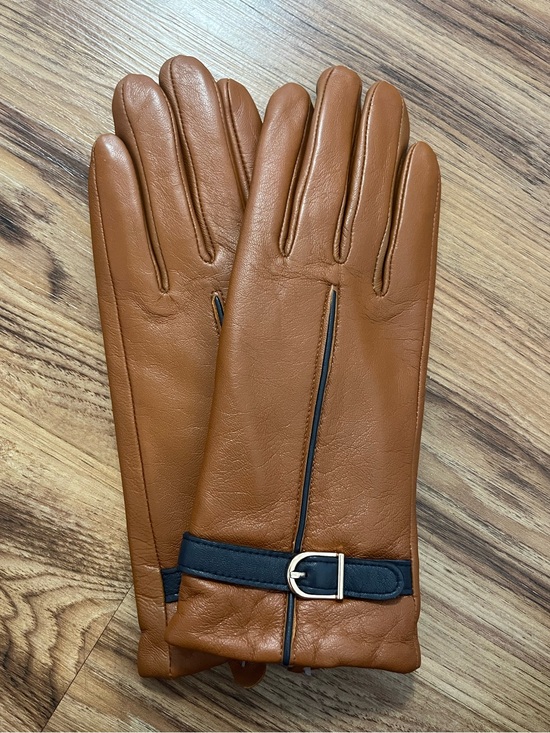 Accessories - women’s leather gloves